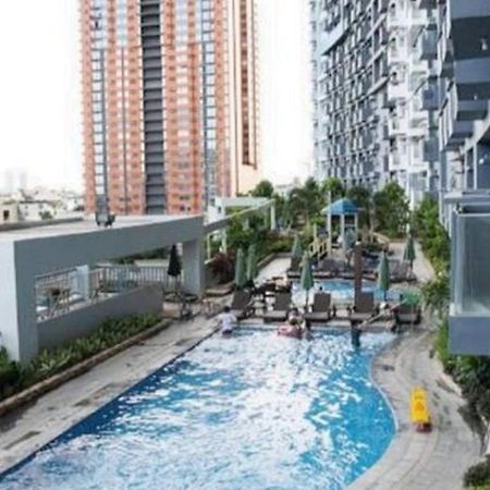 Great View With Balcony In Araneta Center Apartamento Manila Exterior foto